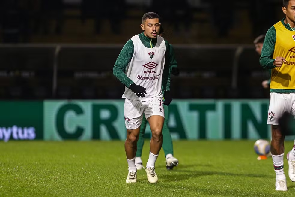 Fluminense discute valores com o Fulham para vender André